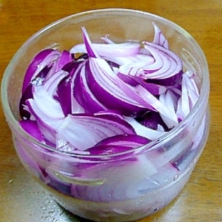 作っておくと便利紫玉ねぎの甘酢漬け